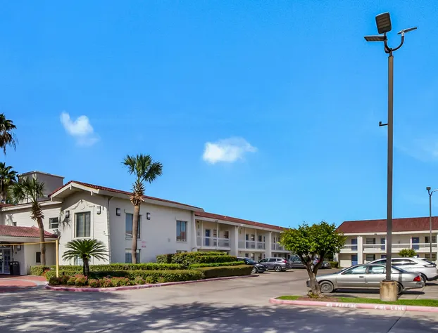 Studio 6 Baytown, TX - Garth Road hotel detail image 2