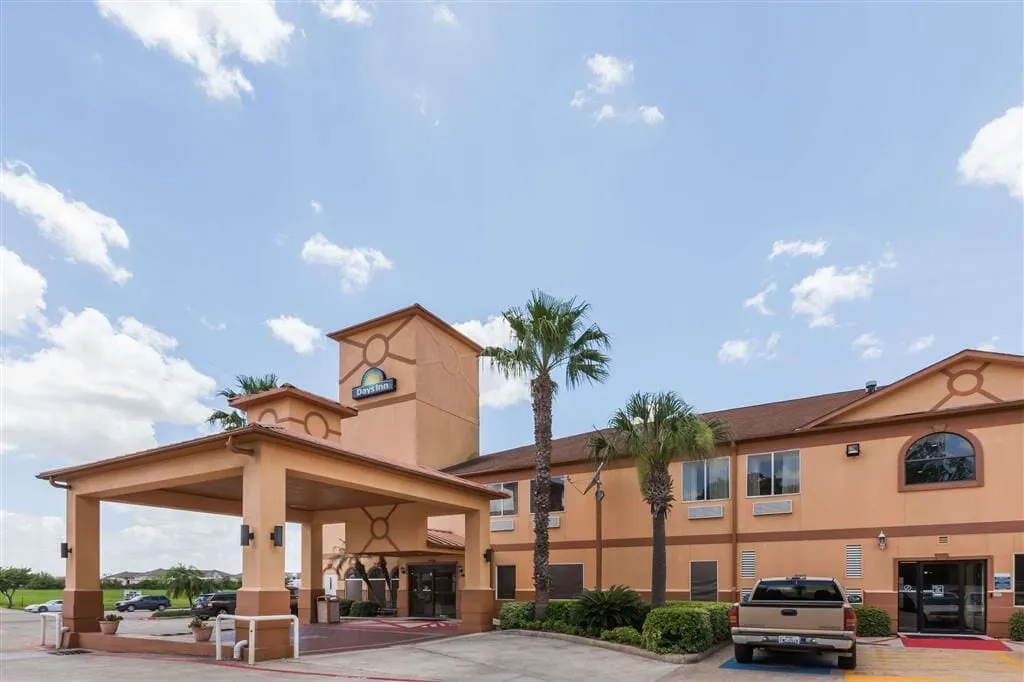 Studio 6 Suites – Pasadena, TX hotel hero