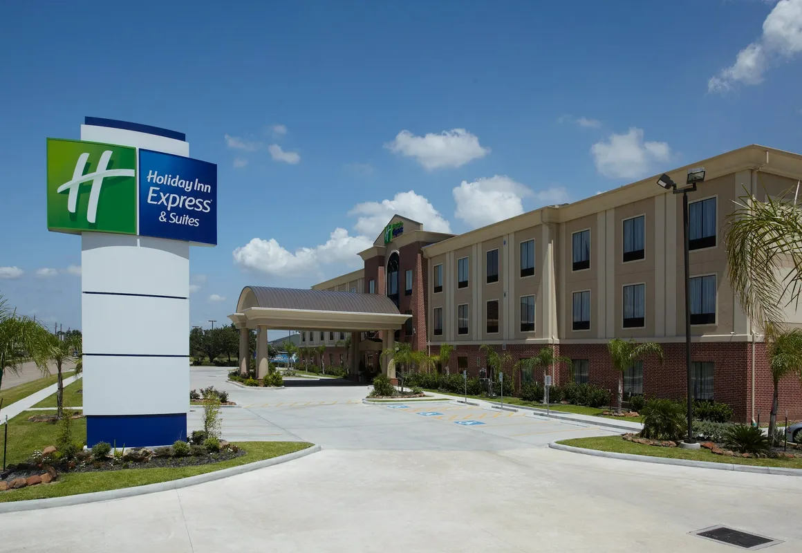 Holiday Inn Express & Suites Deer Park by IHG hotel hero