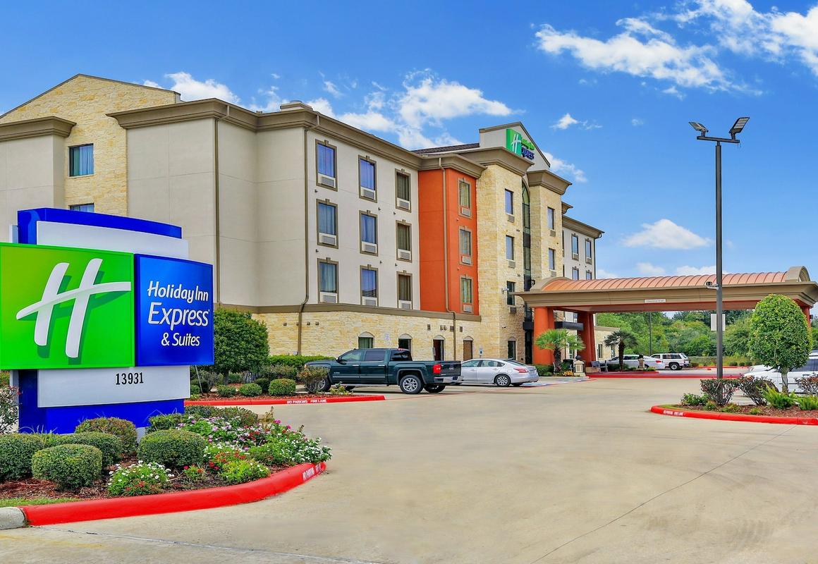 Holiday Inn Express & Suites Houston South near Pearland, an IHG Hotel hotel hero