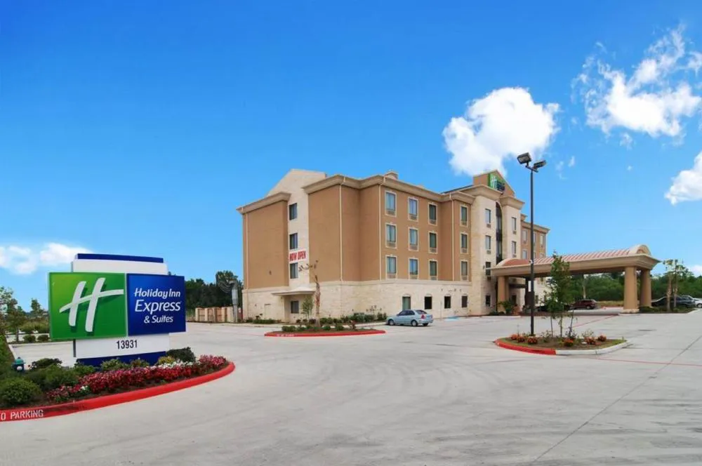 Holiday Inn Express & Suites Houston South near Pearland by IHG hotel hero