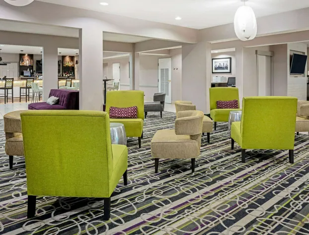 La Quinta Inn & Suites by Wyndham The Woodlands/Spring hotel detail image 4