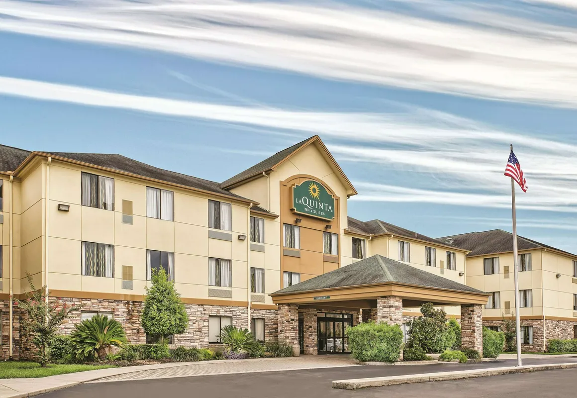 La Quinta Inn & Suites by Wyndham The Woodlands/Spring hotel hero