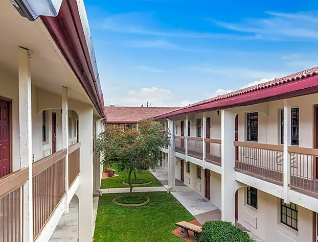 Red Roof Inn Houston East – I-10 hotel detail image 1