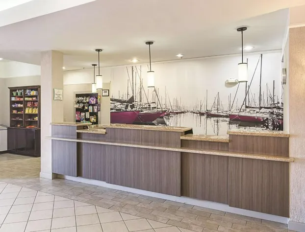 Kemah Edgewater Hotel, SureStay Collection by Best Western hotel detail image 1