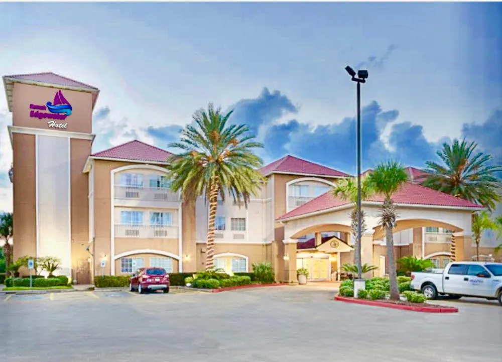 Kemah Edgewater Hotel, SureStay Collection by Best Western hotel hero
