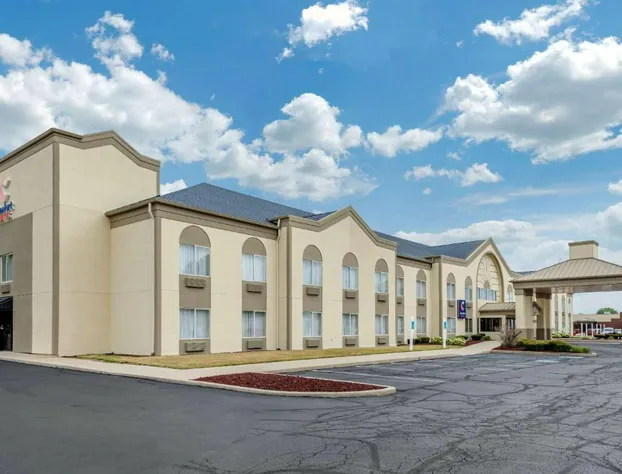 Comfort Suites Marion North hotel detail image 1