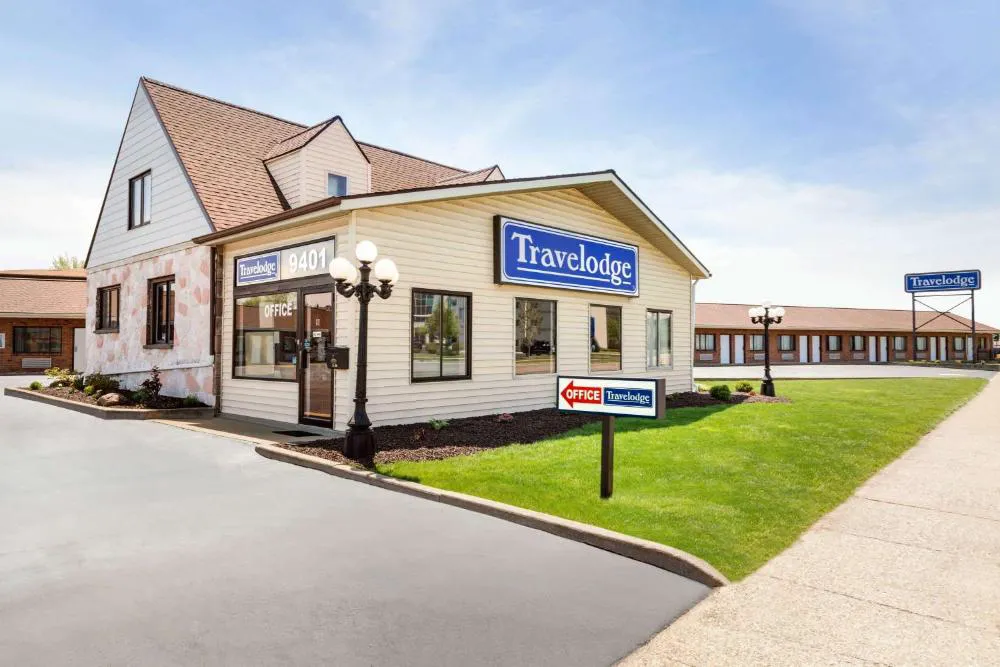 Travelodge by Wyndham Niagara Falls hotel hero