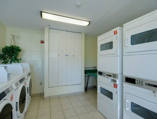 Intown Suites Extended Stay Houston - Westchase hotel detail image 4