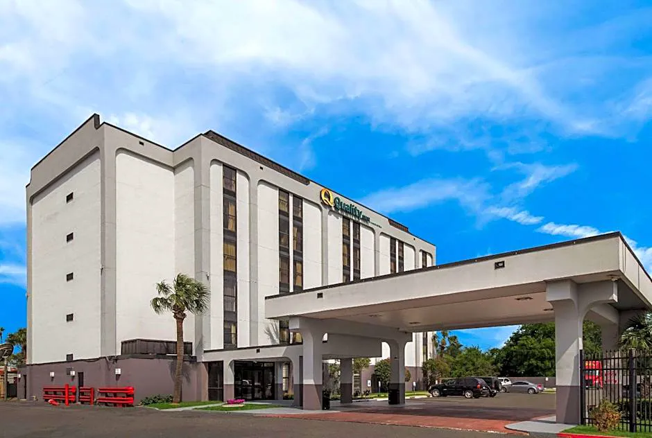 Quality Inn hotel hero