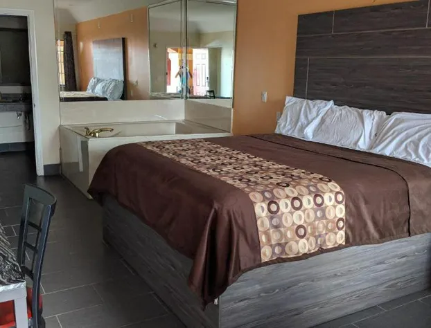 Regency Inn And Suites Galena hotel detail image 2