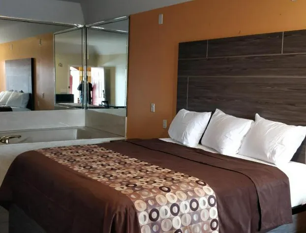 Regency Inn And Suites Galena hotel detail image 4