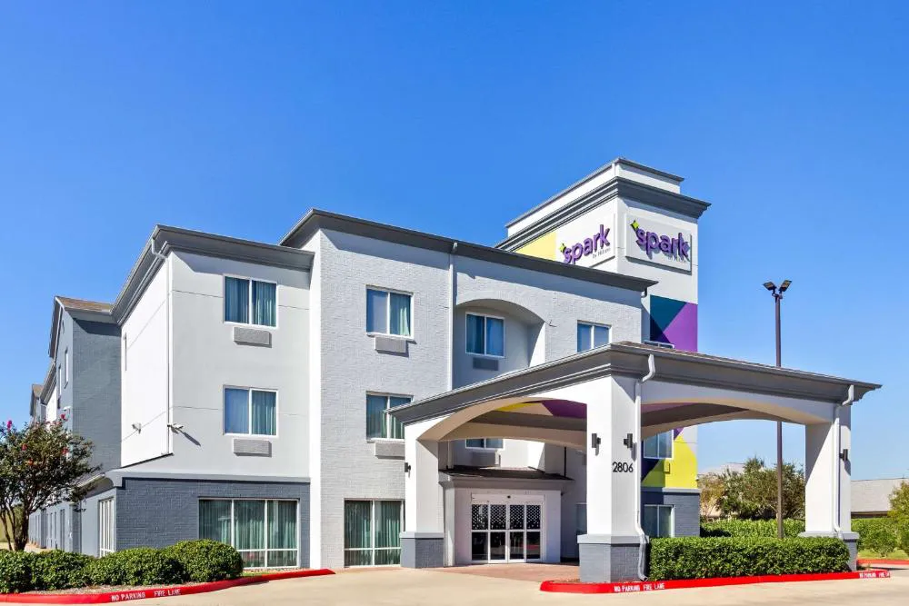 Spark by Hilton Pearland hotel hero