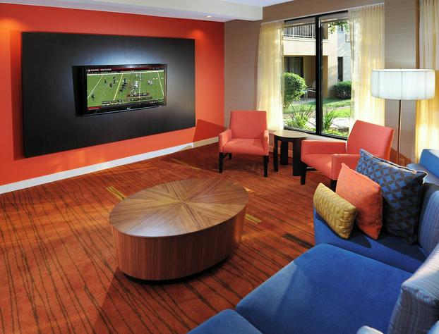 Courtyard by Marriott Houston Hobby Airport hotel detail image 2