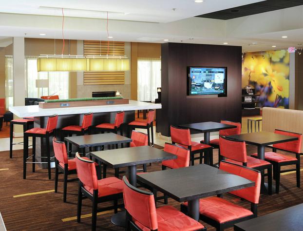 Courtyard by Marriott Houston Hobby Airport hotel detail image 3