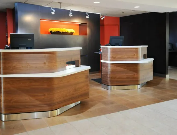 Courtyard by Marriott Houston Hobby Airport hotel detail image 1