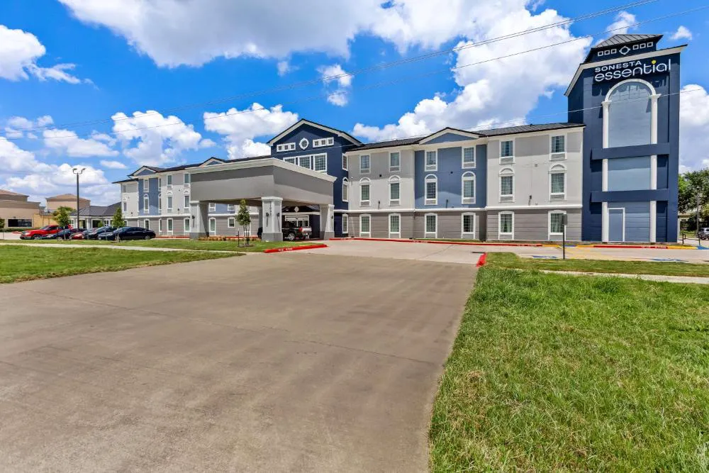 Sonesta Essential La Porte hotel hero