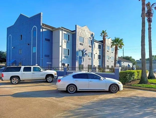 Quality Suites Houston NW Cy-Fair hotel detail image 2