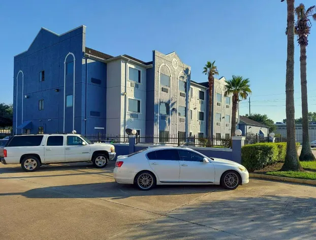 Quality Suites Houston NW Cy-Fair hotel detail image 1