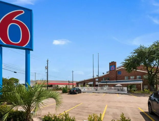 Motel 6 Houston, TX - Brookhollow hotel detail image 1