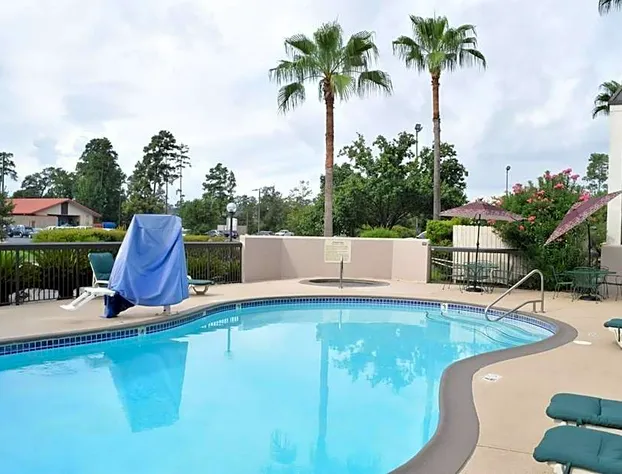 Baymont Inn and Suites by Wyndham The Woodlands hotel detail image 1