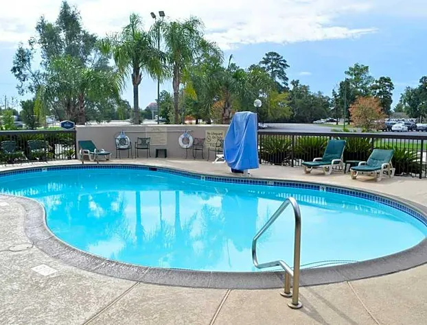 Baymont Inn and Suites by Wyndham The Woodlands hotel detail image 2
