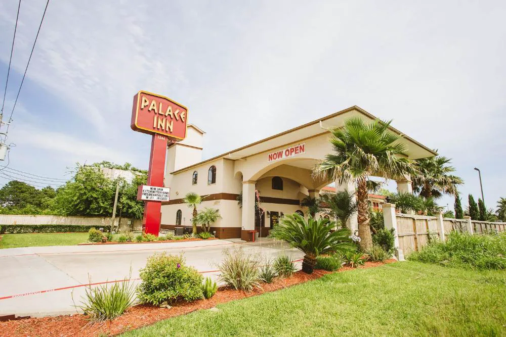 Palace Inn - Baytown I-10 hotel hero