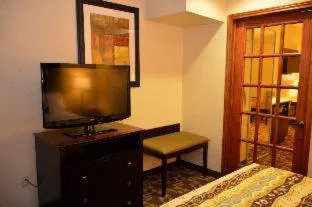Best Western Plus Hobby Airport Inn & Suites hotel detail image 2