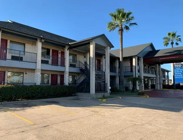 Americas Best Value Inn Houston Hobby Airport hotel detail image 3