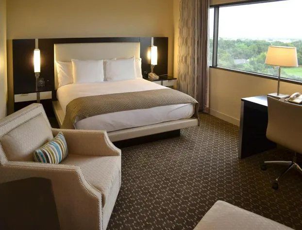 Doubletree by Hilton Houston Hobby Airport hotel detail image 4