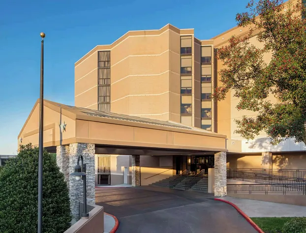 Sonesta Hotel Houston IAH Airport hotel detail image 3