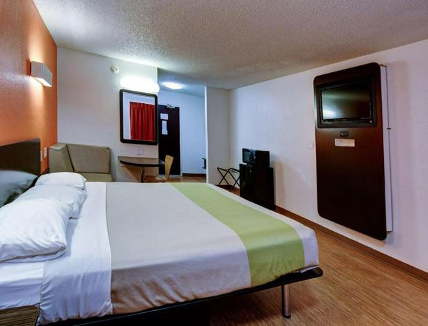 Motel 6 Houston Hobby hotel detail image 2