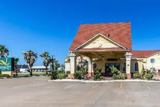 Quality Suites North hotel detail image 1