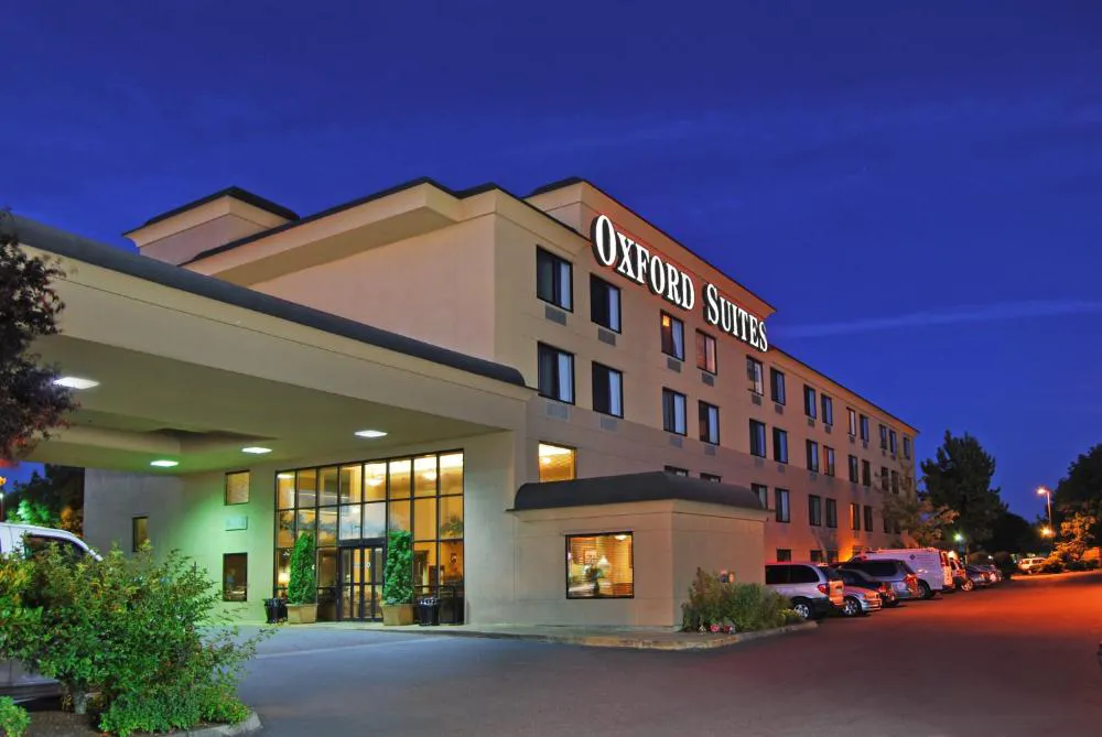 Oxford Suites Portland - Jantzen Beach hotel hero