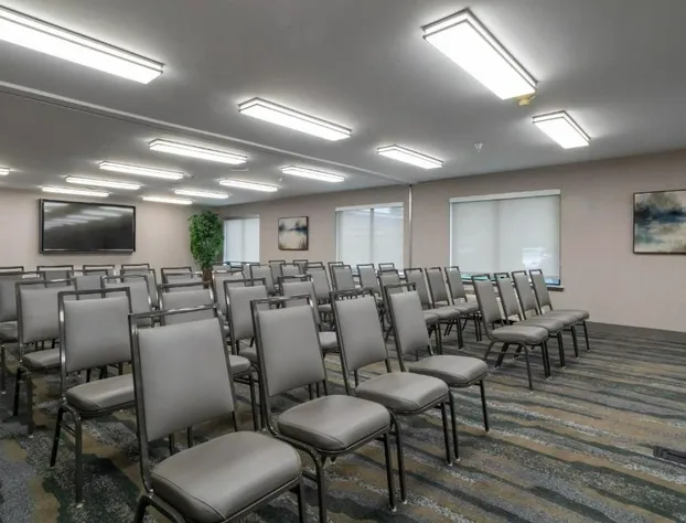 Oxford Suites Portland - Jantzen Beach hotel detail image 3