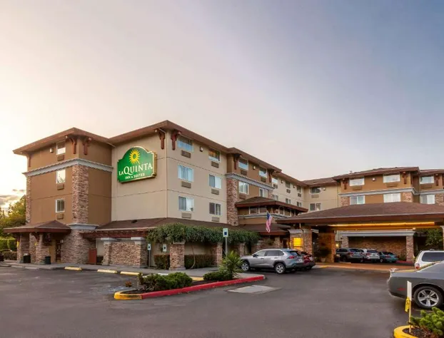 La Quinta Inn & Suites by Wyndham Vancouver hotel detail image 1