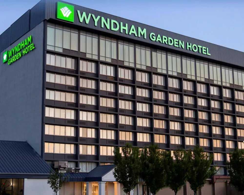 Wyndham Garden at Niagara Falls hotel hero