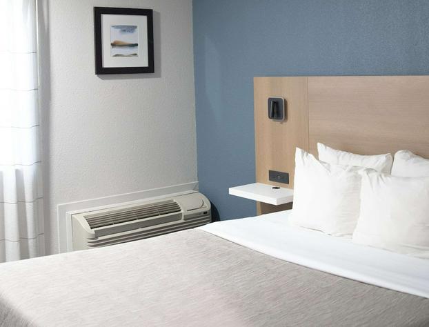 Quality Inn Portland Airport PDX OR hotel detail image 2