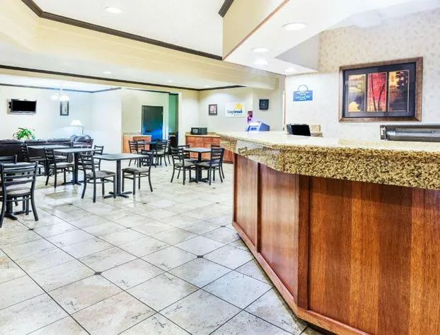 Days Inn & Suites by Wyndham Vancouver hotel detail image 2