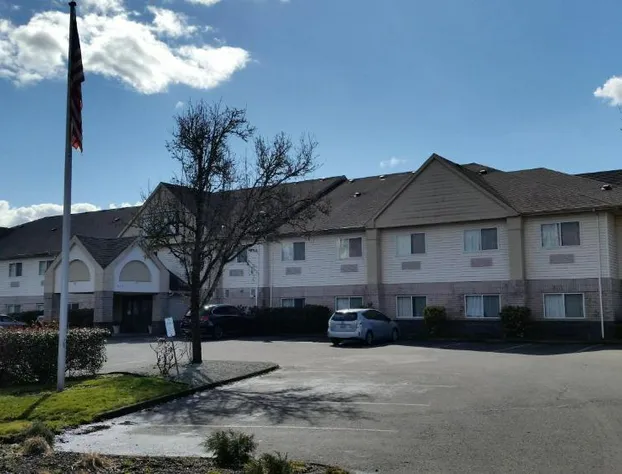 Days Inn & Suites by Wyndham Vancouver hotel detail image 1