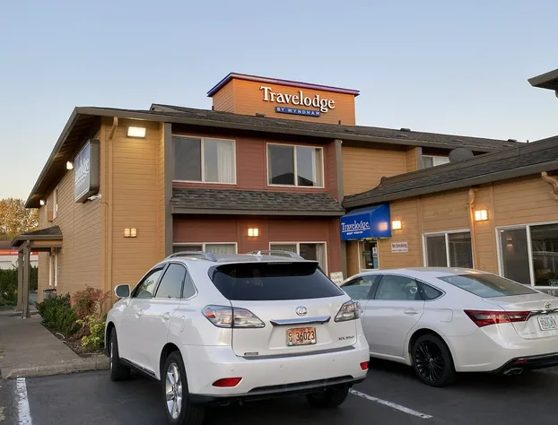 Travelodge Suites by Wyndham Newberg hotel detail image 4