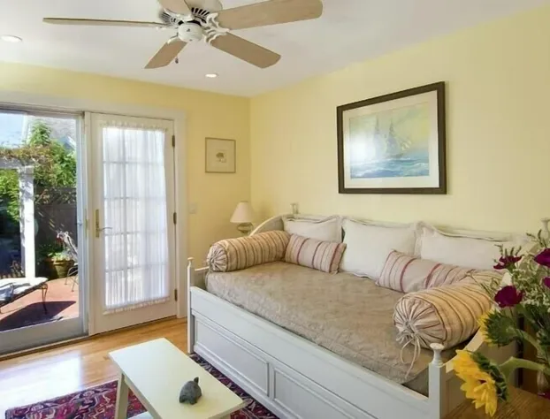 The Revere Guest House hotel detail image 1