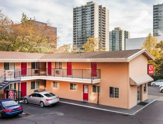 Econo Lodge Portland Downtown hotel detail image 1