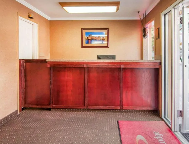 Econo Lodge Portland Downtown hotel detail image 3