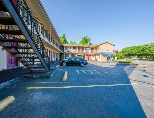 Broadway Inn hotel detail image 1