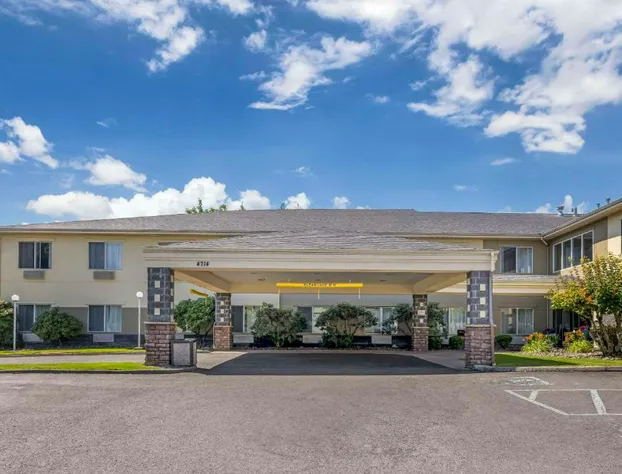 Comfort Suites Near Vancouver Mall hotel detail image 3