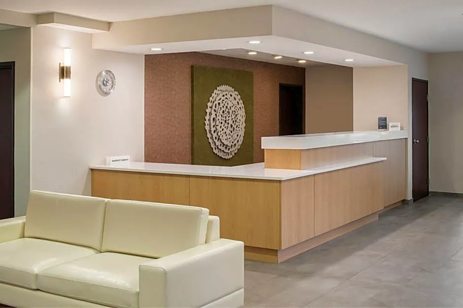 Fairfield Inn & Suites by Marriott Portland Airport hotel hero