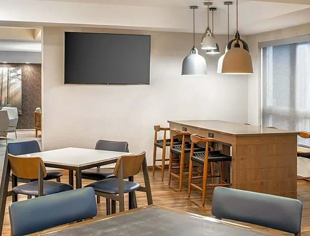 Fairfield Inn & Suites by Marriott Portland Airport hotel detail image 2