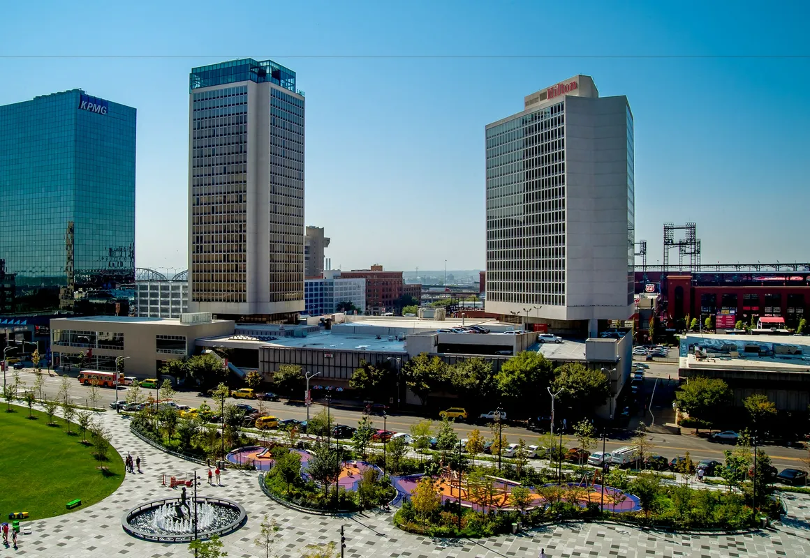 Hilton St. Louis at the Ballpark hotel hero