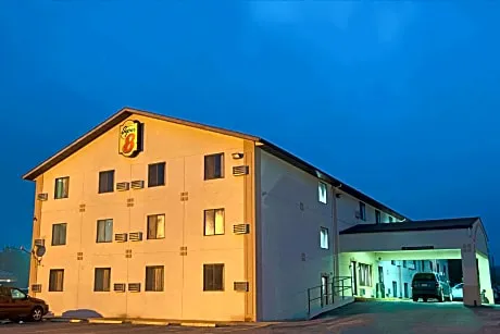 Super 8 by Wyndham Eureka/Six Flags Nearby hotel hero